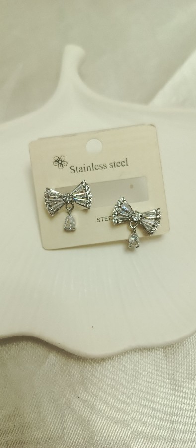 silver fiyonklu küpe